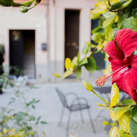 Rosso Buoni E Cattivi Apartman Cagliari
