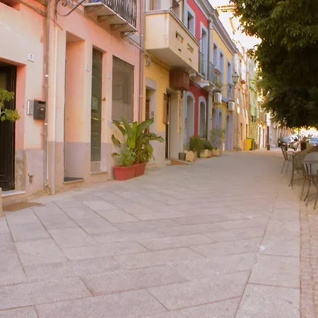 Rosso Buoni E Cattivi * Cagliari