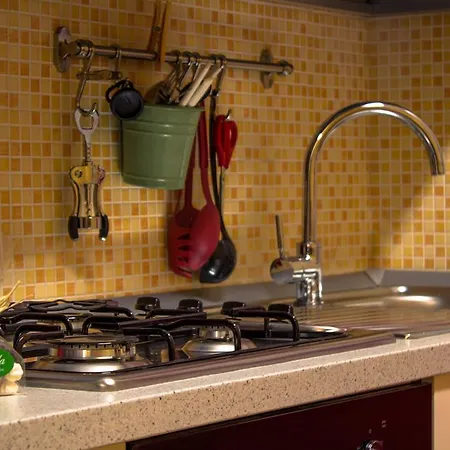 Rosso Buoni E Cattivi Cagliari