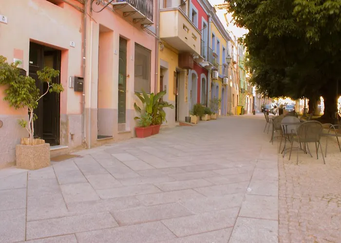 Rosso Buoni E Cattivi * Cagliari