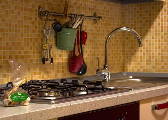 Rosso Buoni E Cattivi Cagliari